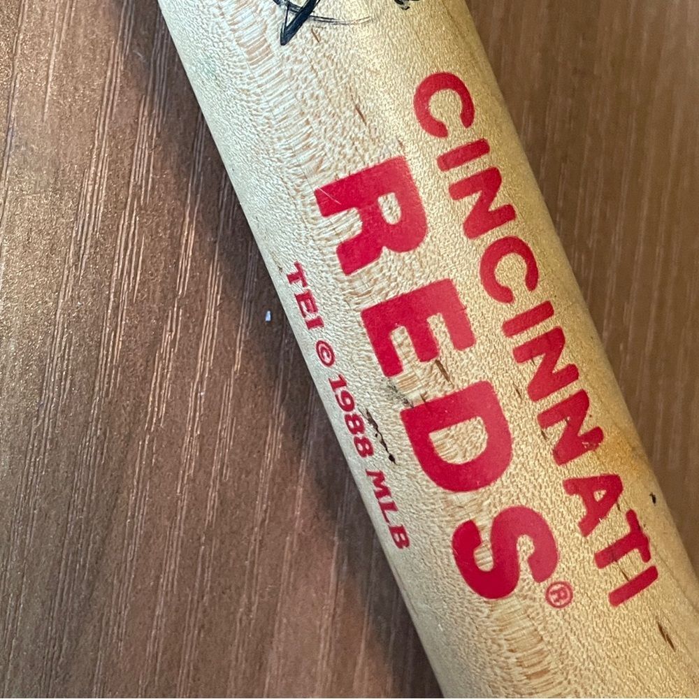 Autographed Marge Schott Cincinnati Reds Mini Bat - Picture 3 of 7